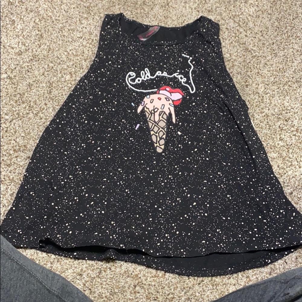 COLD AS IVE GRILD GRAPHIC TANG TOP